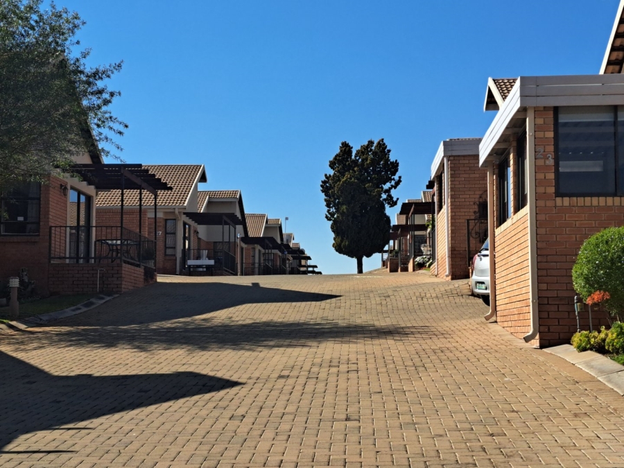 2 Bedroom Property for Sale in Langenhovenpark Free State